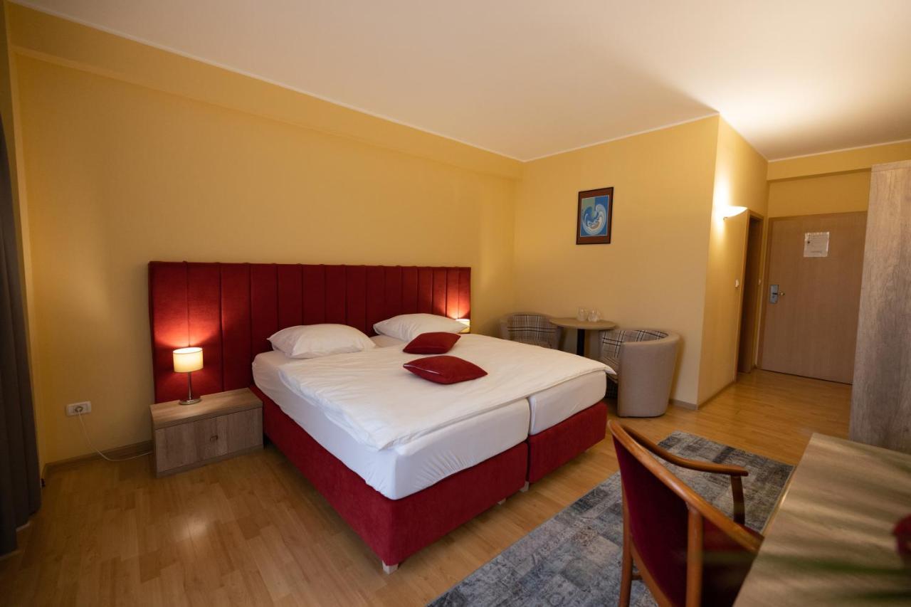 Hotel Perla Timisoara Bagian luar foto