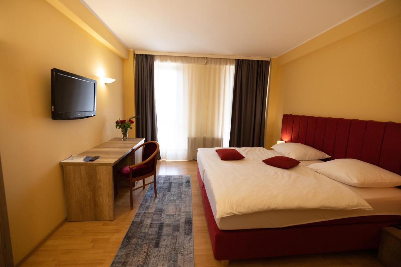 Hotel Perla Timisoara Bagian luar foto