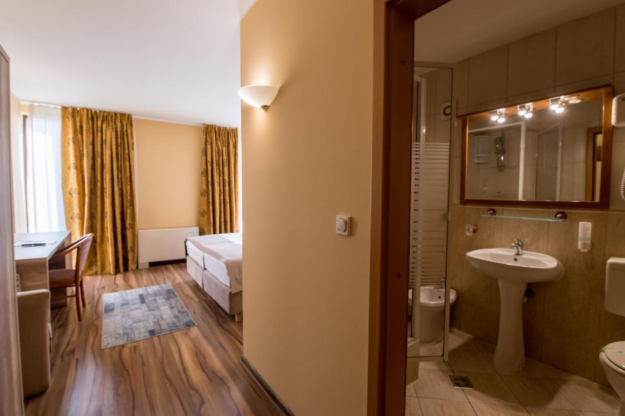 Hotel Perla Timisoara Bagian luar foto